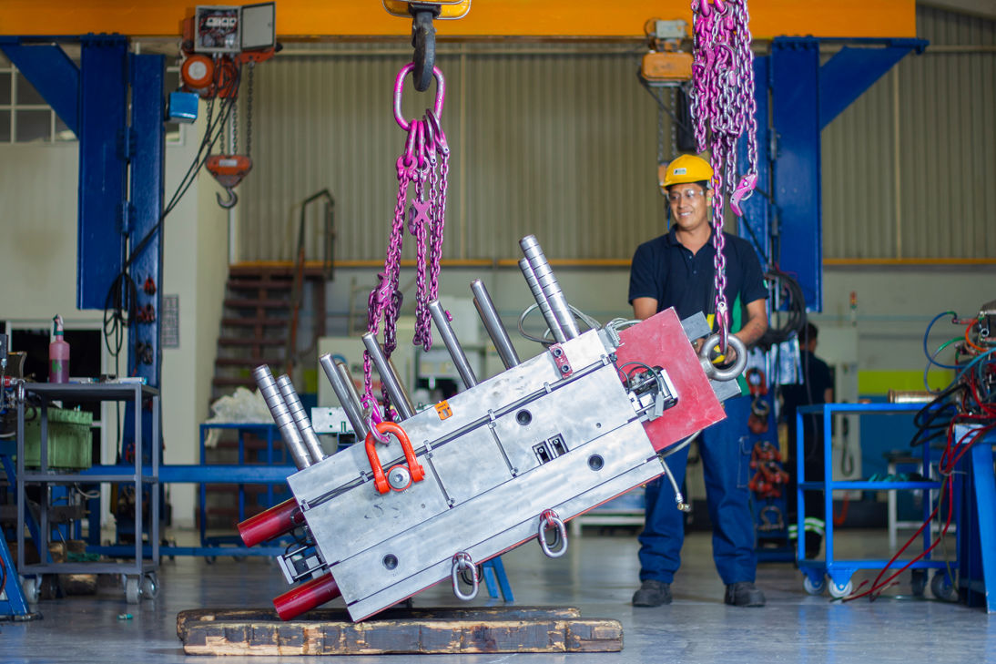 IMM-Ingenieria-y-Manufactura-de-Moldes